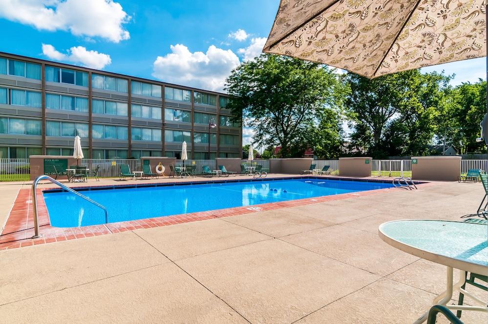 Clarion Hotel & Convention Center Joliet Kültér fotó
