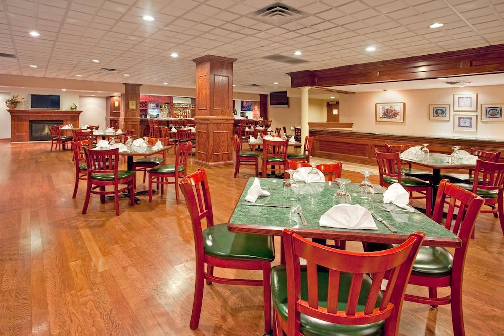 Clarion Hotel & Convention Center Joliet Kültér fotó