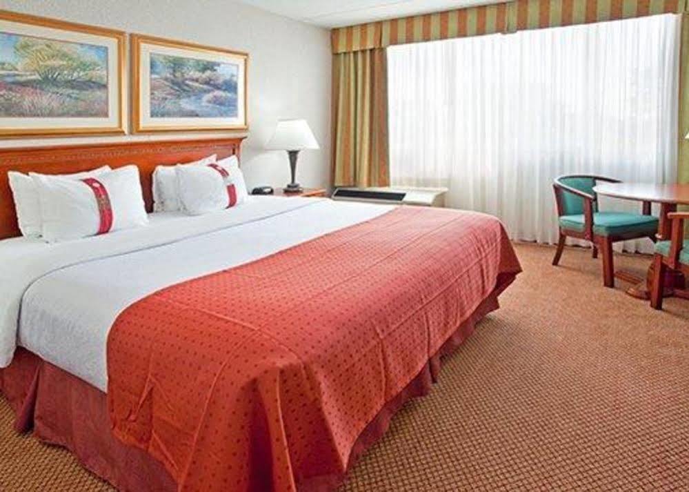 Clarion Hotel & Convention Center Joliet Kültér fotó